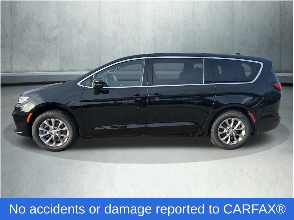 New 2026 Chrysler Pacifica Limited image 2