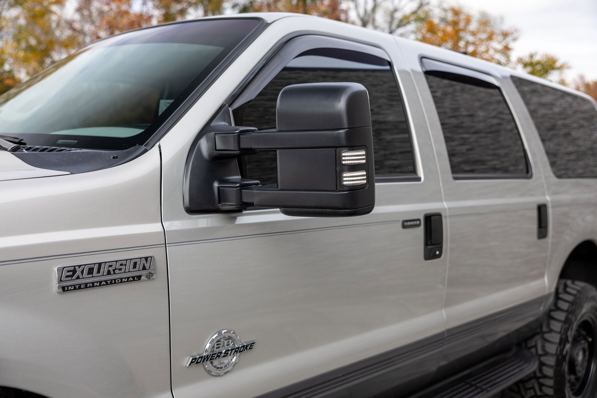 Used 2005 Ford Excursion XLS image 23