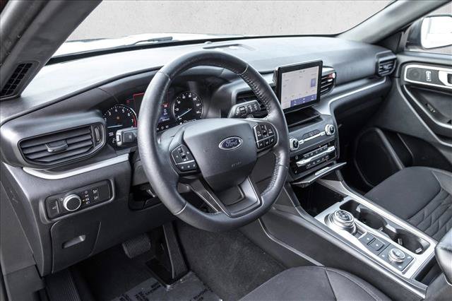 Used 2020 Ford Explorer XLT w/ Comfort Package AWD/4WD image 10