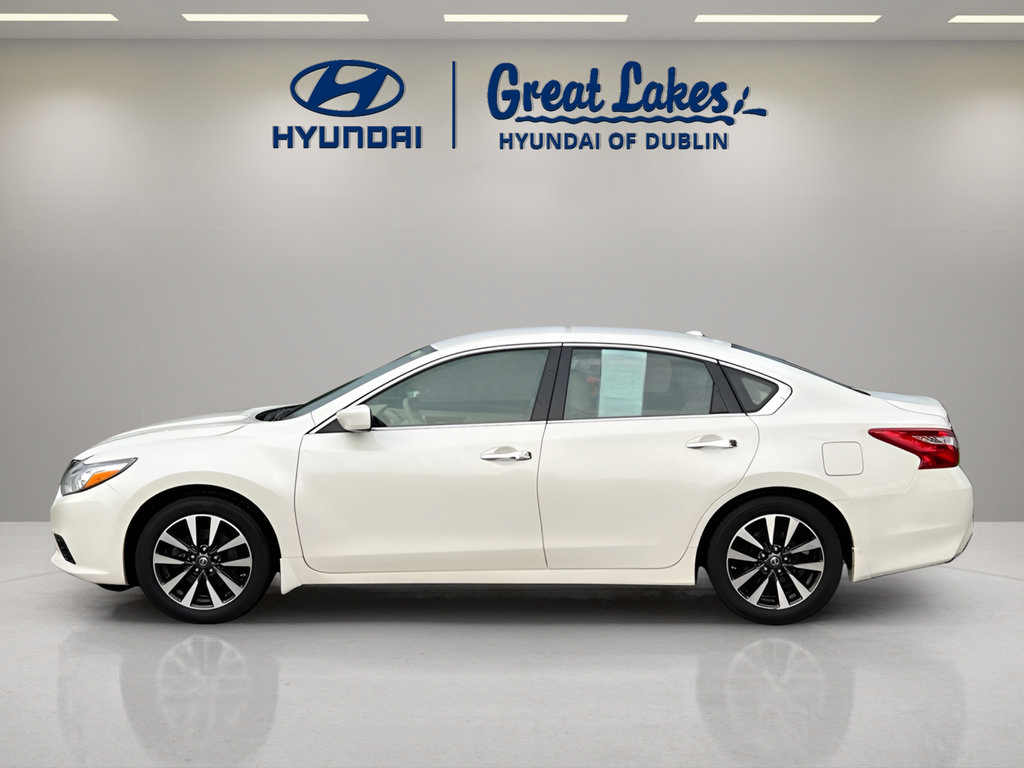Used 2016 Nissan Altima 2.5 SV FWD image 2