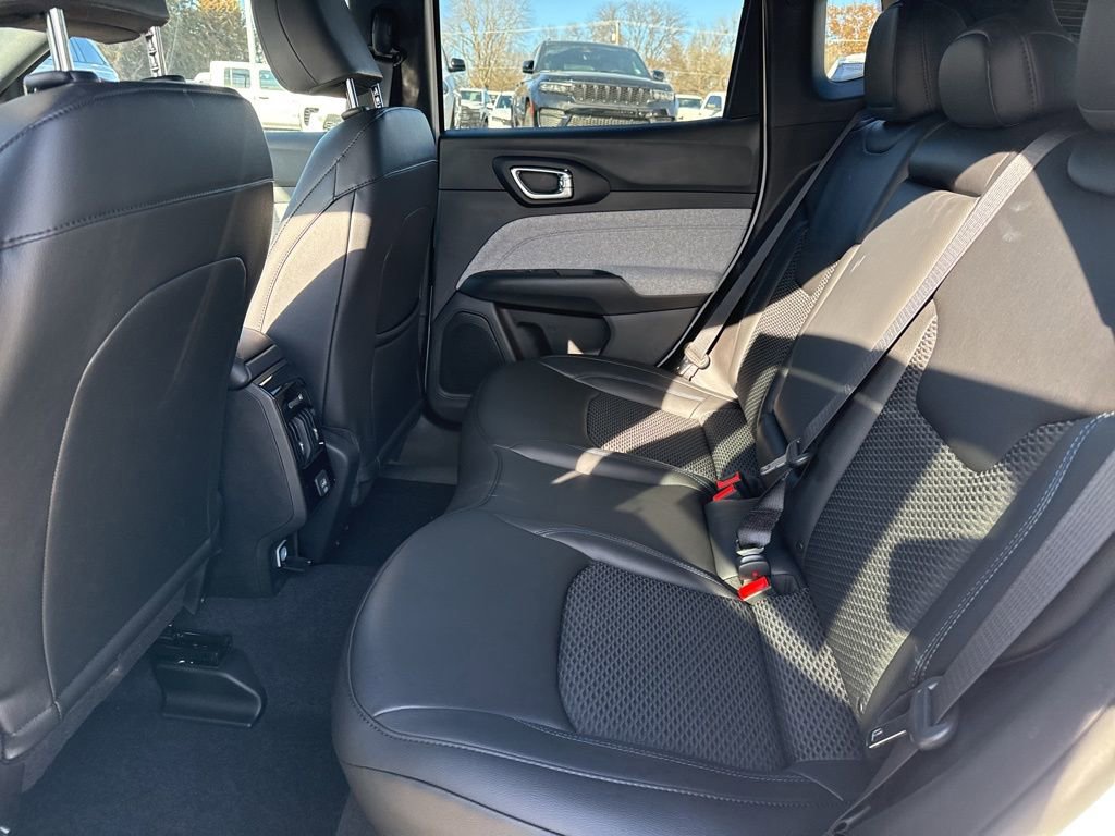 New 2026 Jeep Compass Latitude image 24