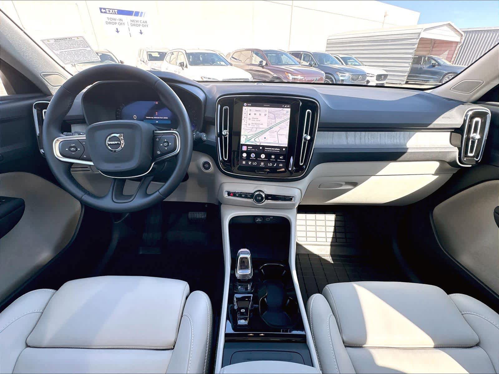 Used 2026 Volvo XC40 B5 Plus w/ Protection Package Premier AWD/4WD image 18