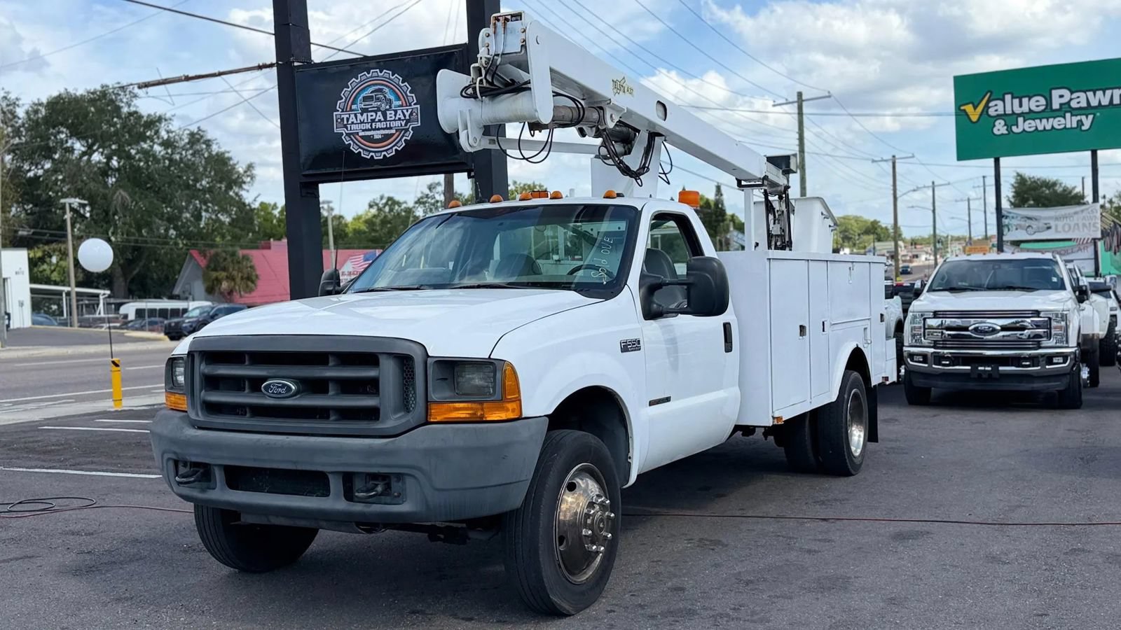 Used 2000 Ford F550 2WD Regular Cab Super Duty image 4