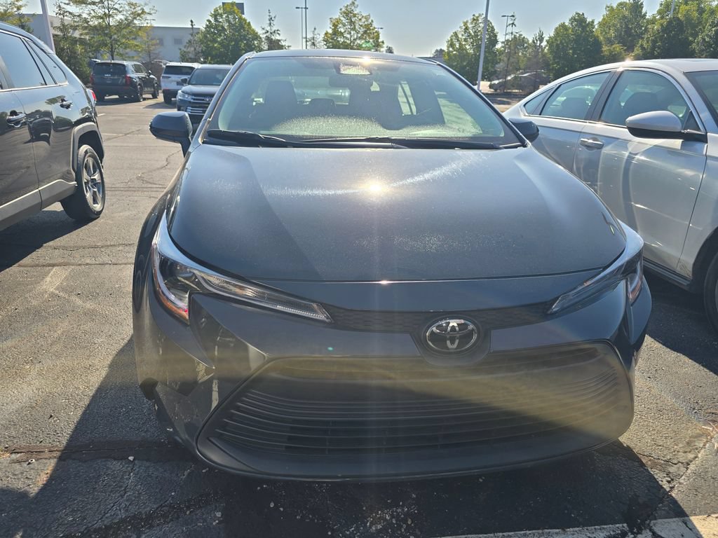 Used 2025 Toyota Corolla LE w/ Convenience Package FWD image 4