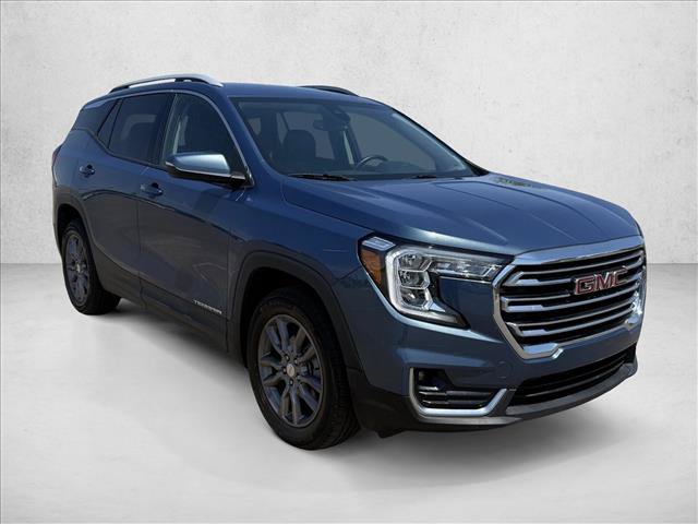 Used 2024 GMC Terrain SLT AWD/4WD image 3