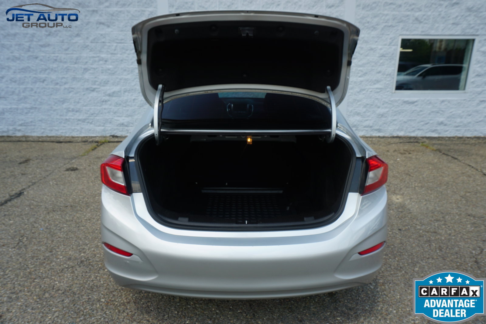 Used 2019 Chevrolet Cruze LS FWD image 16