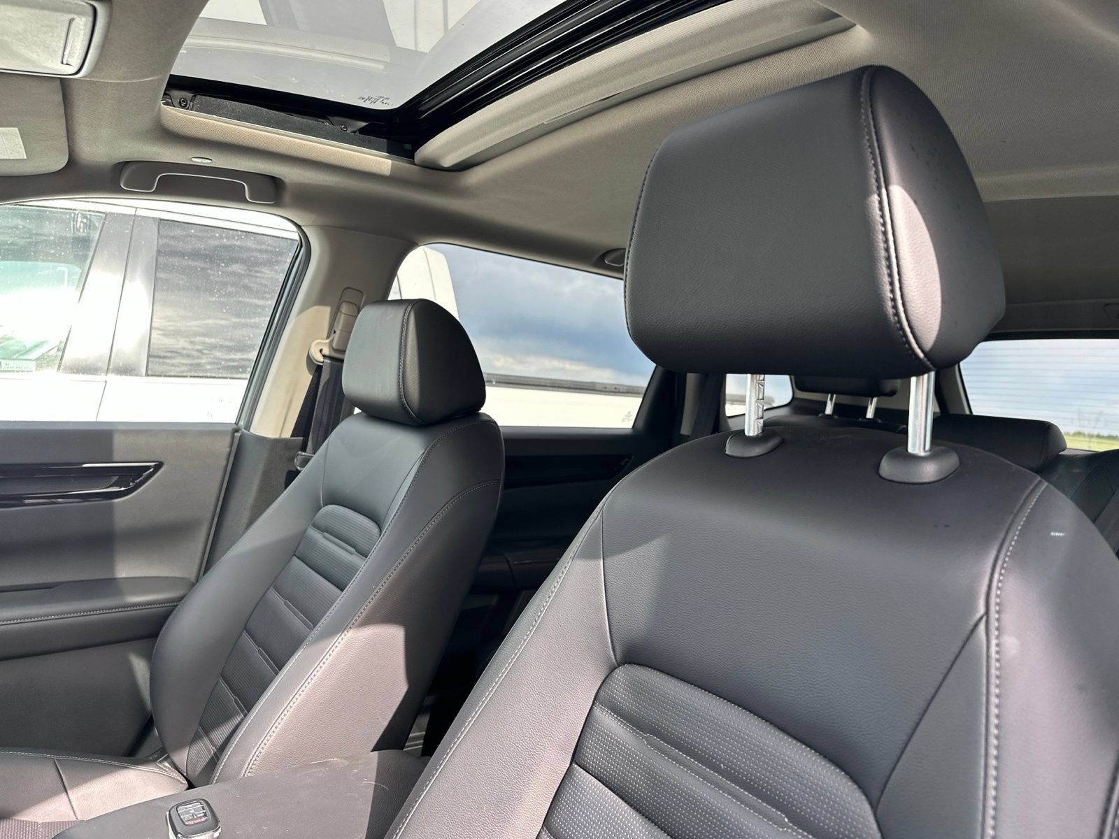 Used 2024 Honda CR-V EX-L image 5