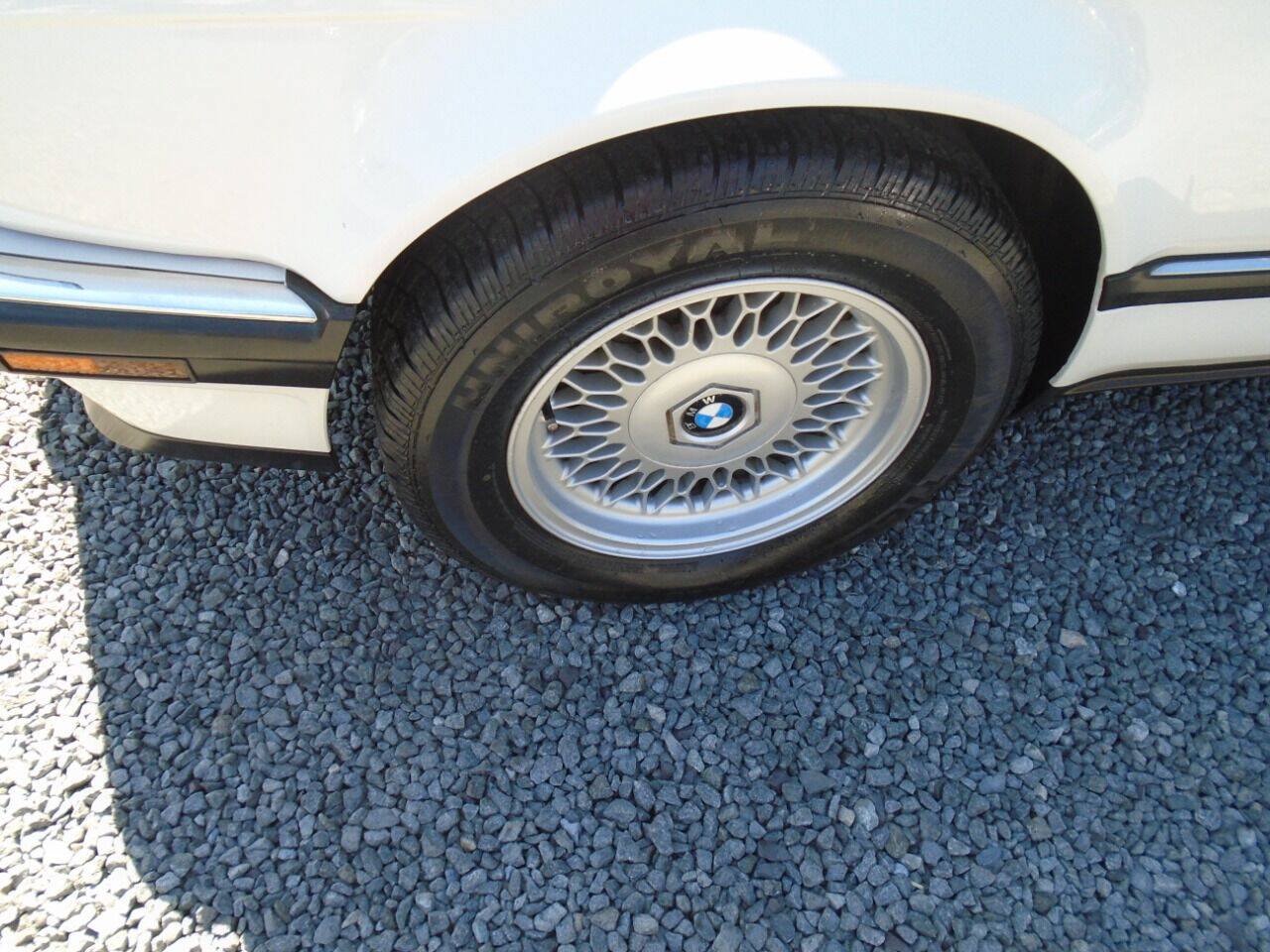 Used 1994 BMW 740i RWD image 10