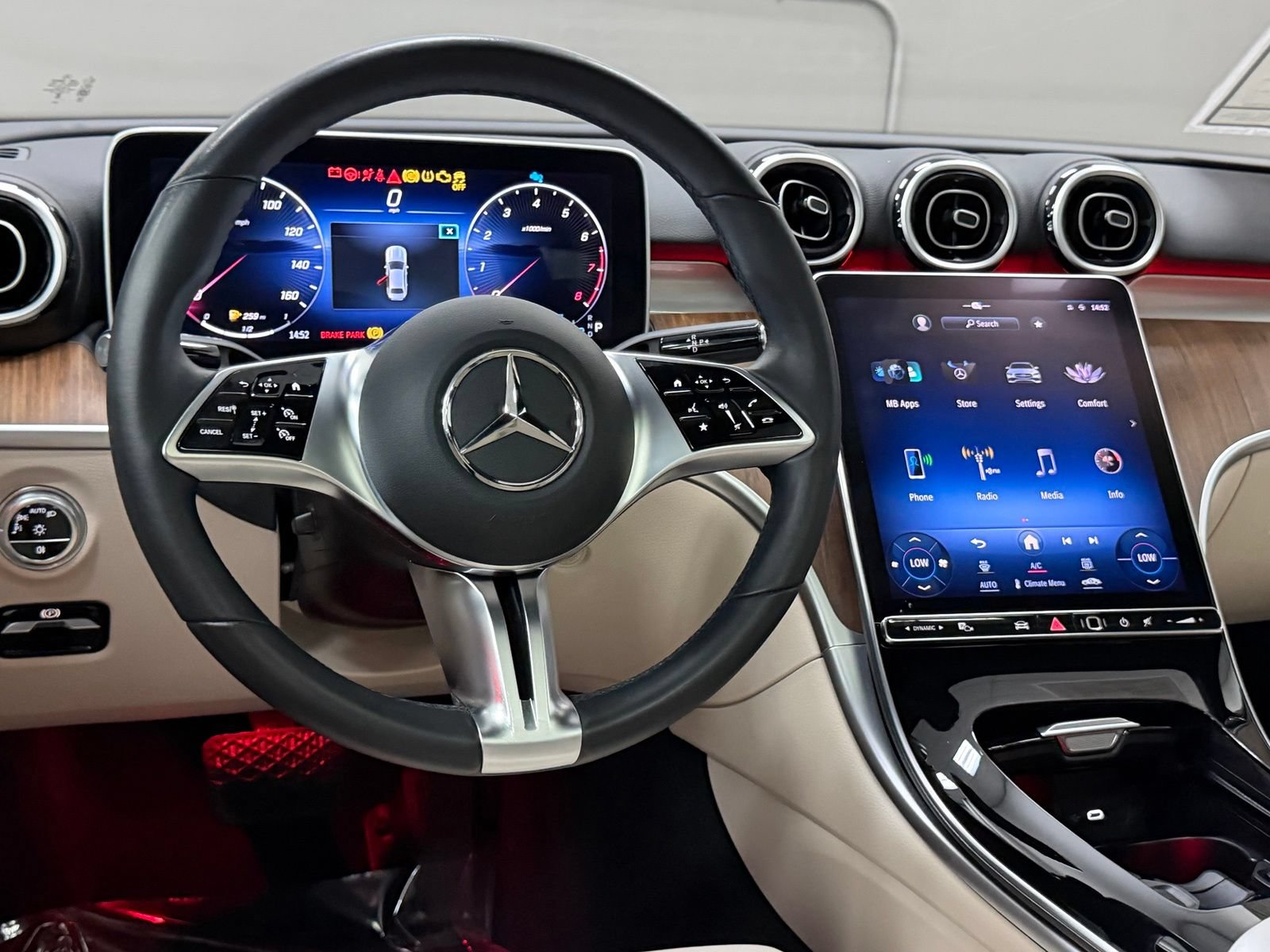 Used 2023 Mercedes-Benz C 300 4MATIC Sedan image 34