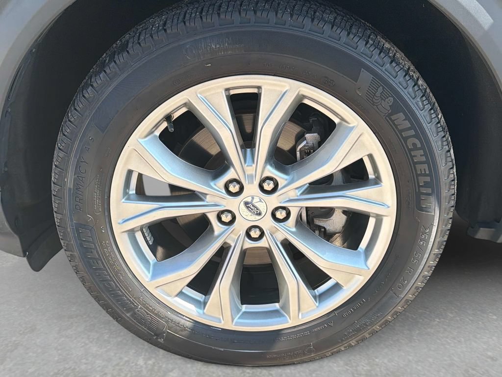 Used 2023 Ford Explorer XLT w/ Equipment Group 202A AWD/4WD image 12