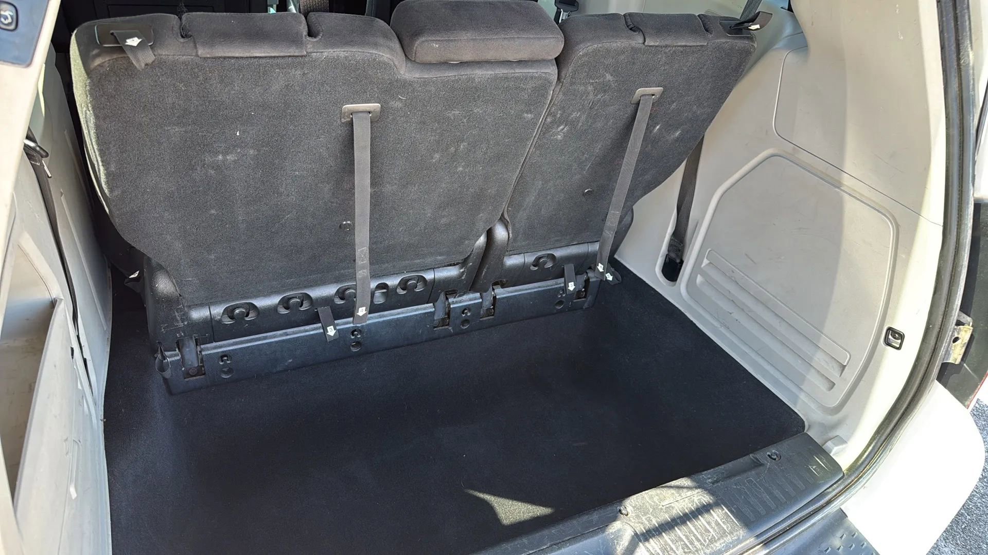 Used 2011 Dodge Grand Caravan Mainstreet w/ PWR Convenience Group FWD image 12