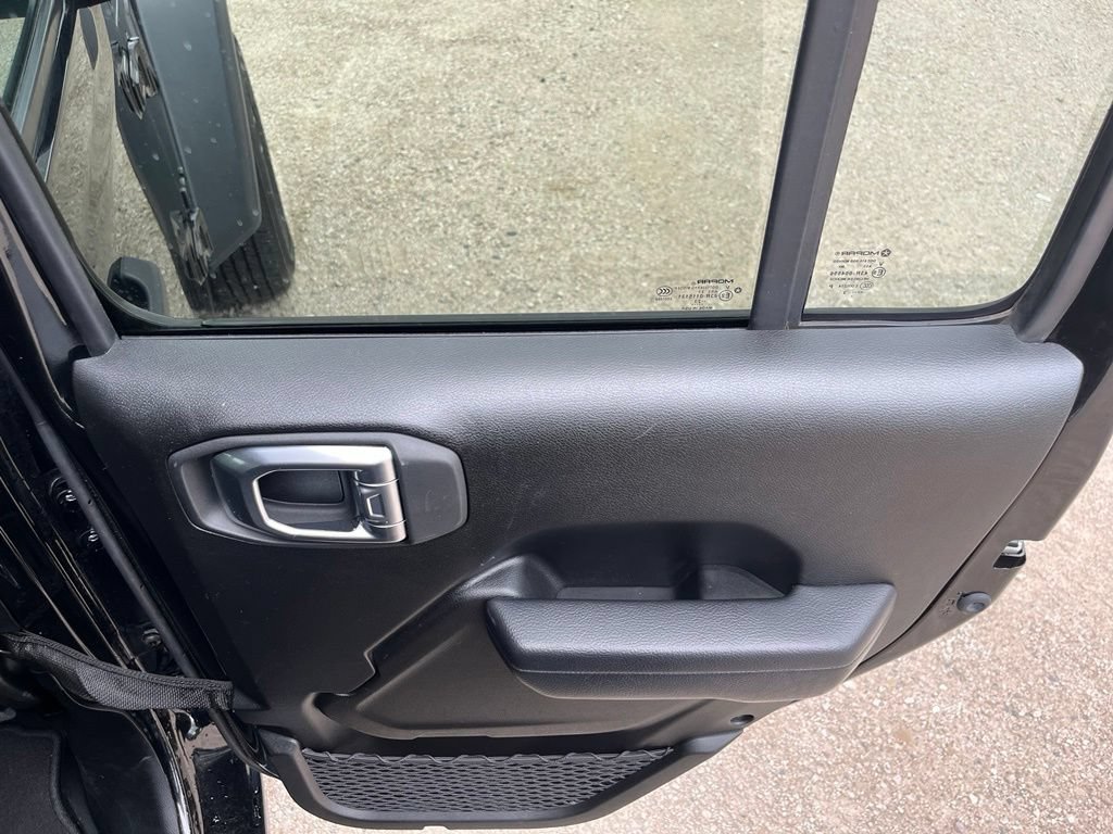 Used 2024 Jeep Wrangler Unlimited Sport AWD/4WD image 32