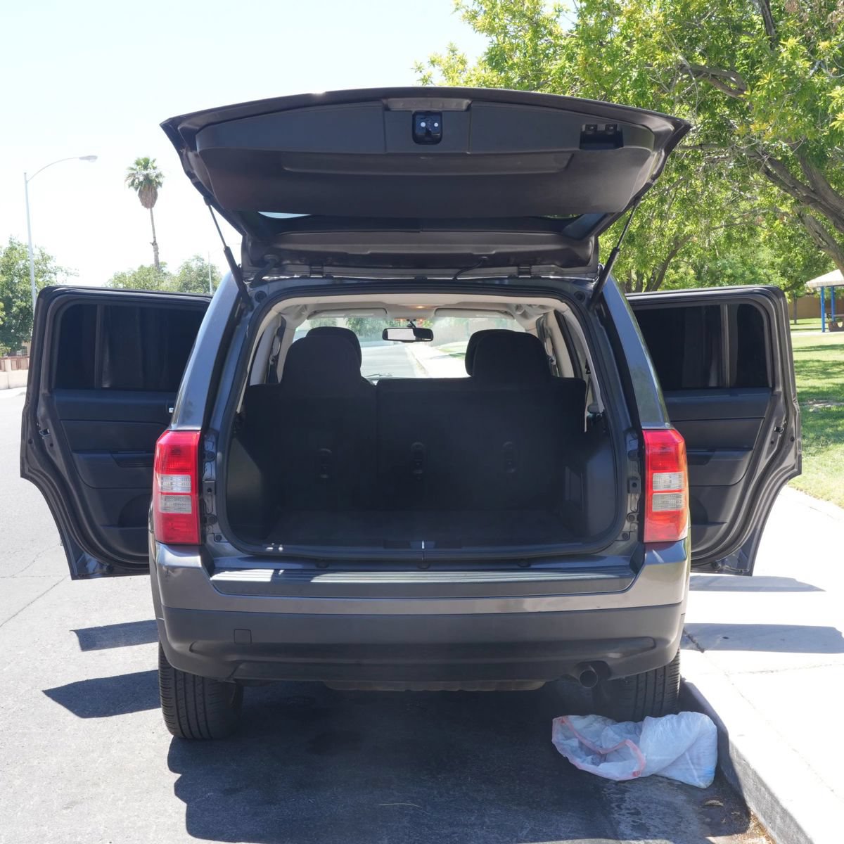 Used 2017 Jeep Patriot Latitude AWD/4WD image 9