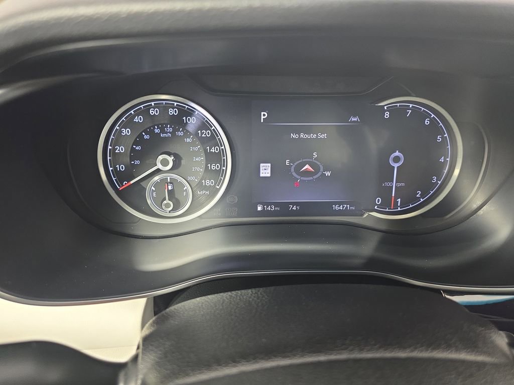 Used 2025 Genesis G70 2.5T image 36