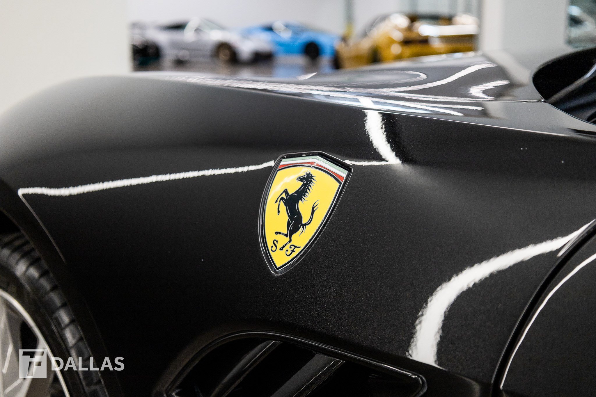 Used 2011 Ferrari California RWD image 10