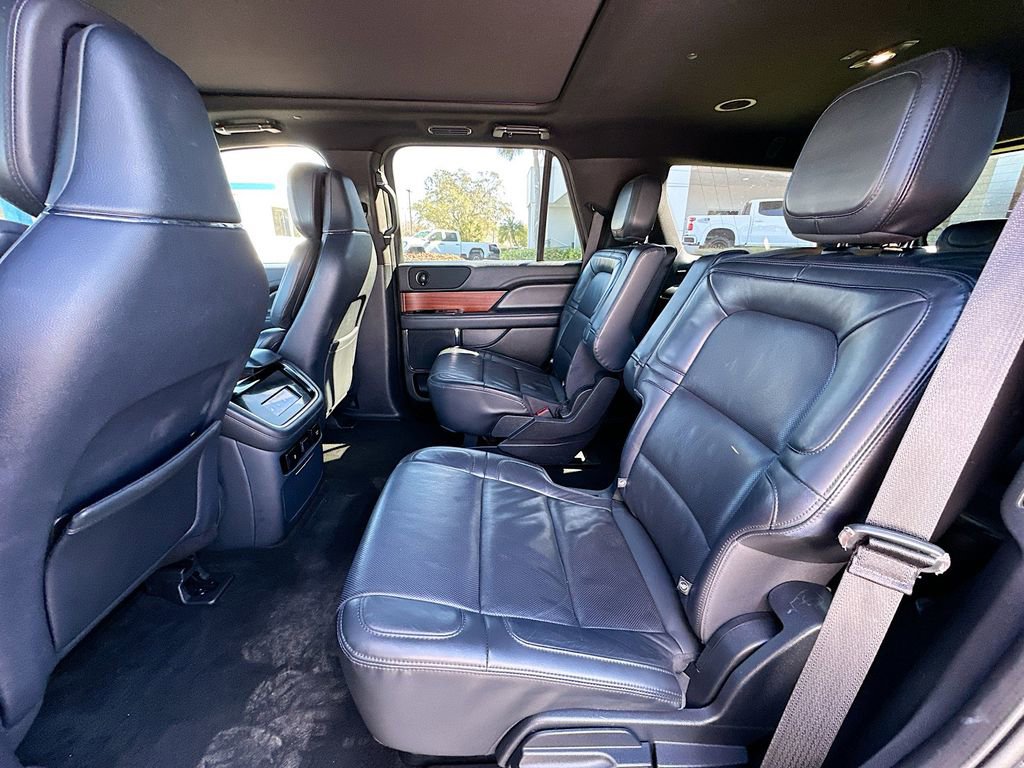 Used 2023 Lincoln Navigator Reserve image 24