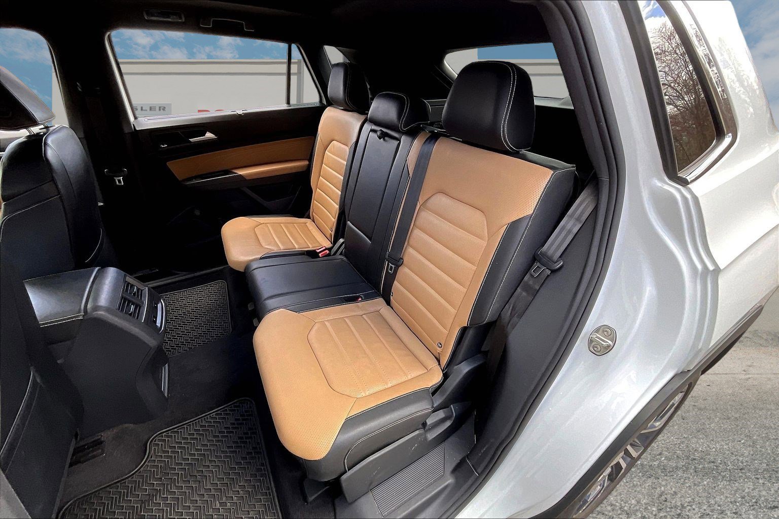 Used 2022 Volkswagen Atlas Cross Sport SEL Premium R-Line image 23