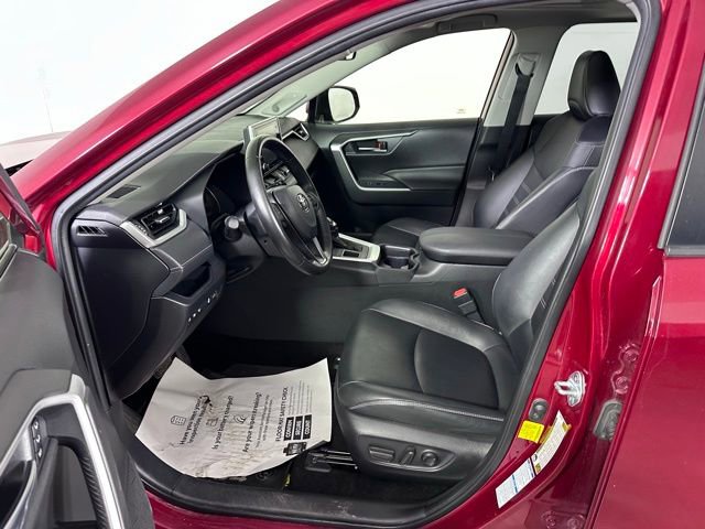 Used 2021 Toyota RAV4 XLE Premium image 20