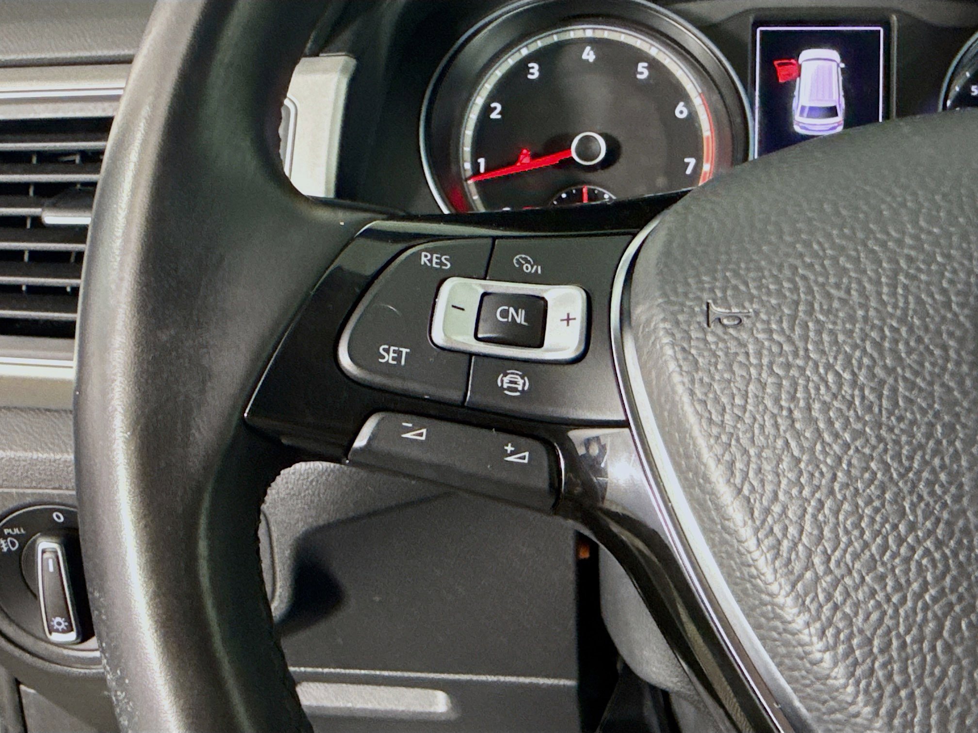 Used 2019 Volkswagen Atlas SE image 14