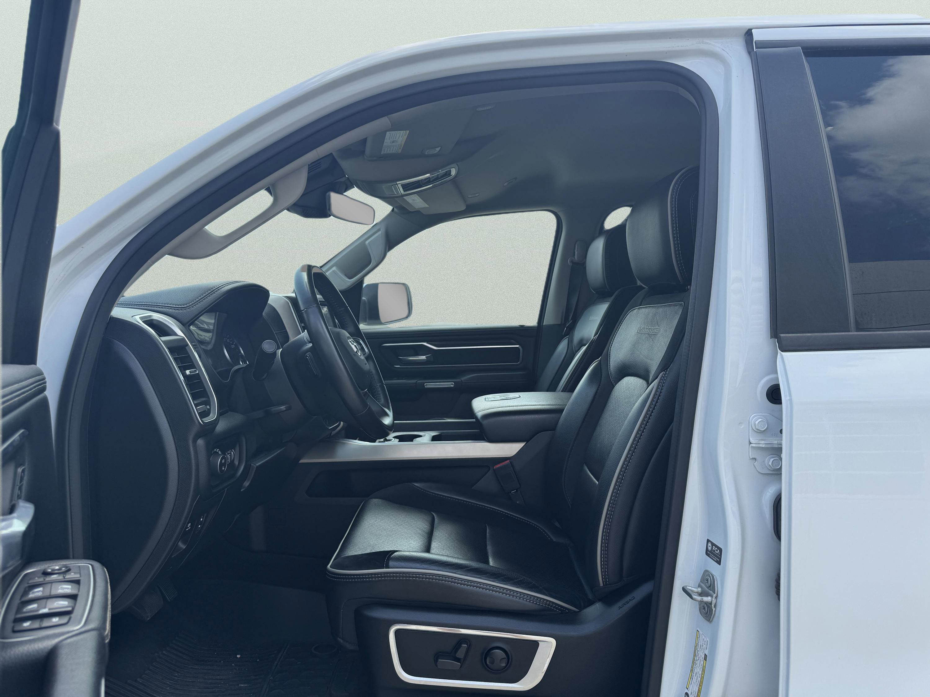 Certified 2022 RAM 1500 Laramie AWD/4WD image 9