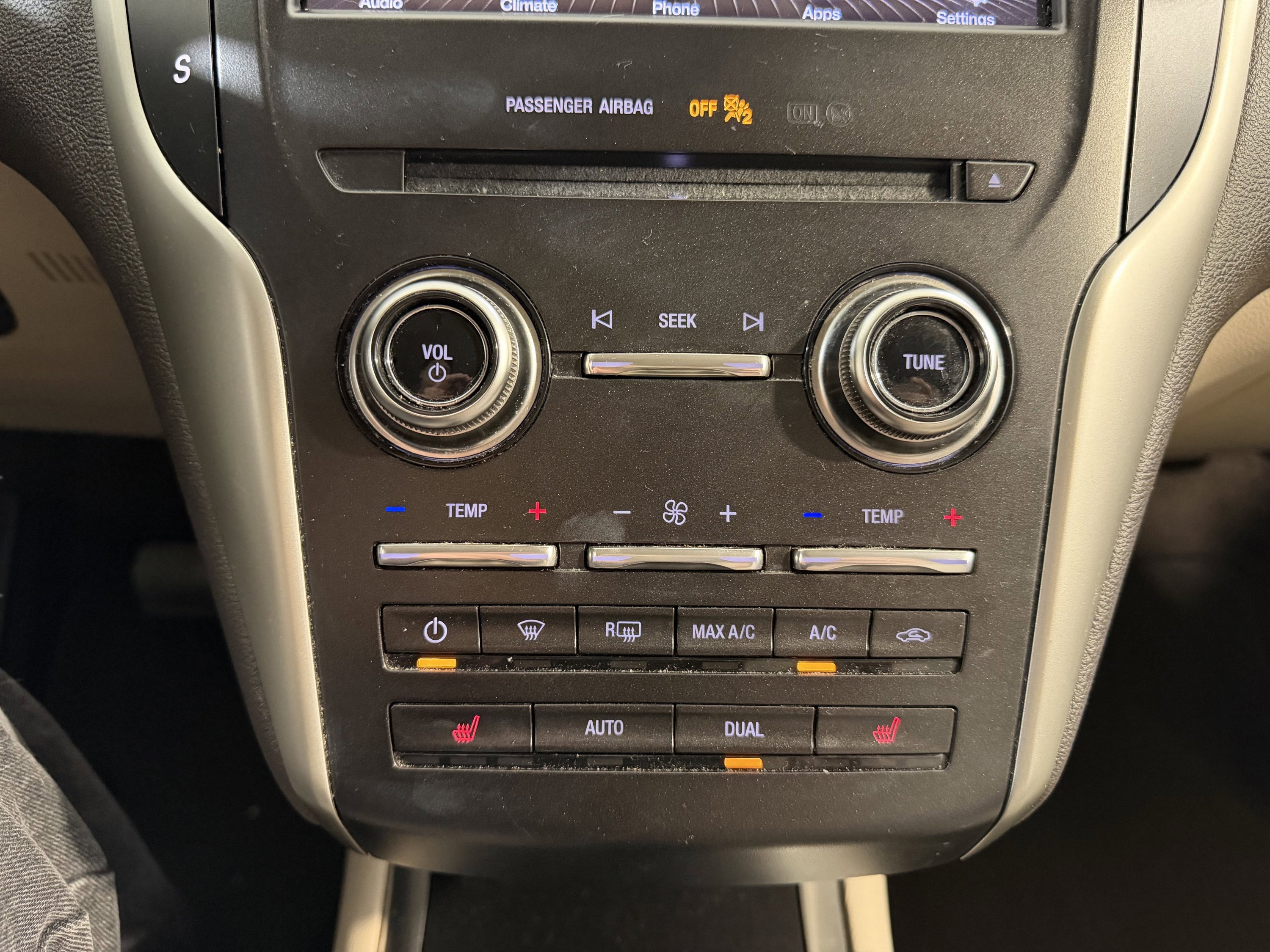 Used 2019 Lincoln MKC Premiere FWD image 18