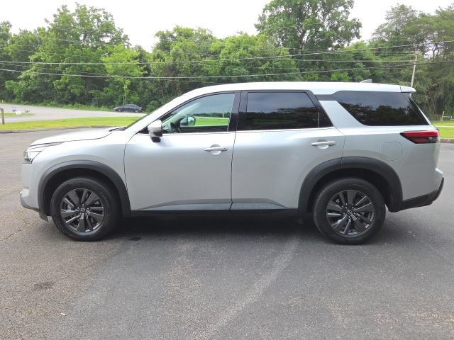 Used 2022 Nissan Pathfinder S FWD image 11