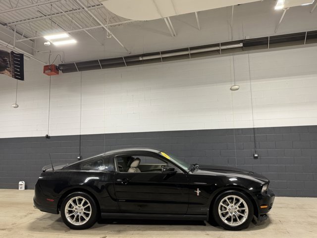 Used 2011 Ford Mustang Premium w/ 202A Rapid Spec Order Code image 5