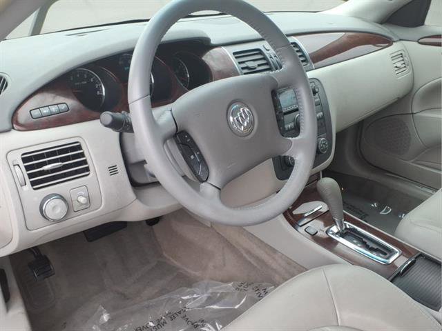 Used 2008 Buick Lucerne CXL image 7