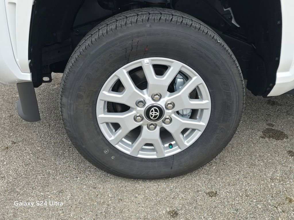 Used 2025 Toyota Tacoma SR image 7