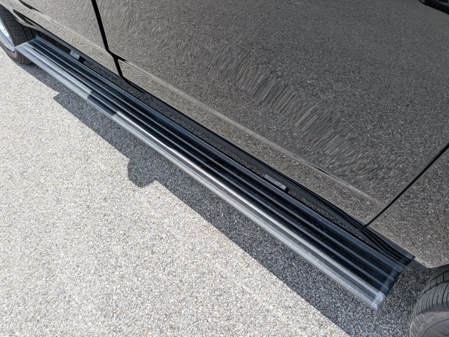 Certified 2021 Chevrolet Suburban High Country AWD/4WD image 15