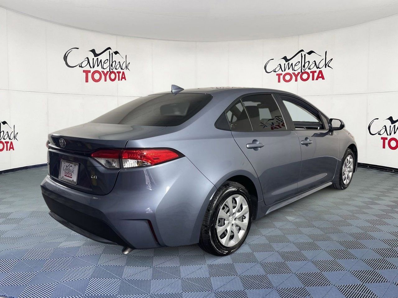Used 2022 Toyota Corolla LE w/ Carpet Mat Package (TMS) image 8