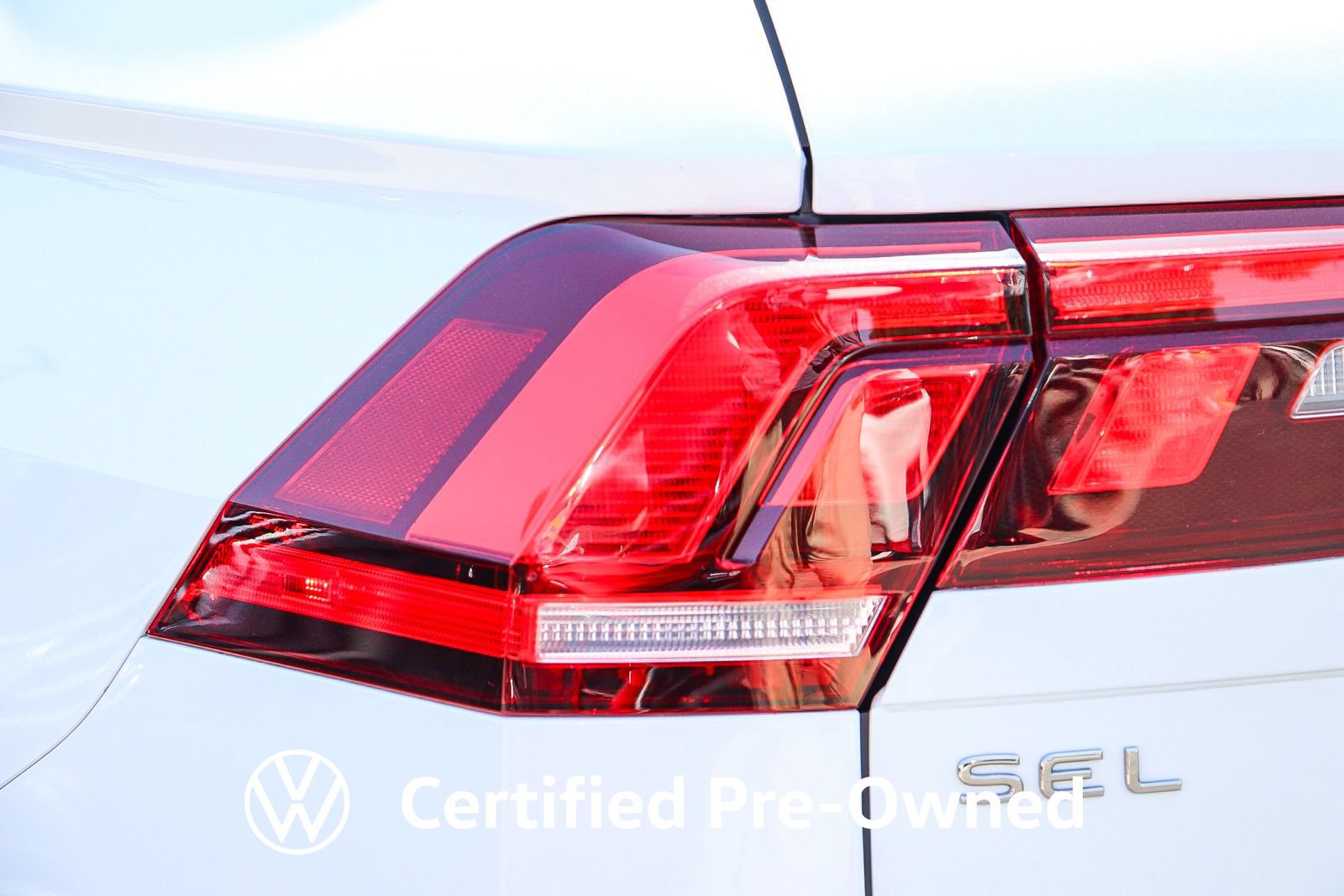 Used 2024 Volkswagen Tiguan SEL R-Line AWD/4WD image 10