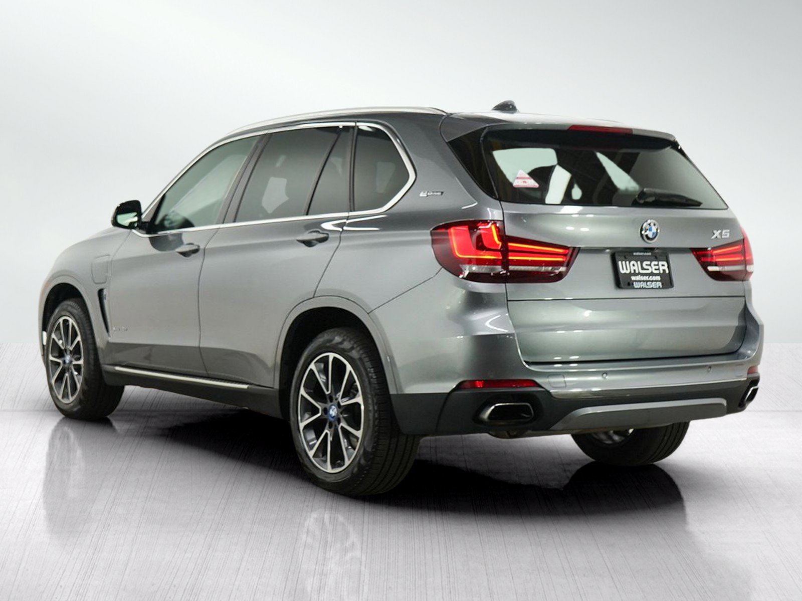 Used 2018 BMW X5 xDrive40e AWD/4WD image 3