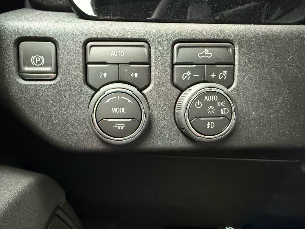 New 2026 Chevrolet Silverado 1500 RST w/ Dark Appearance Package image 21