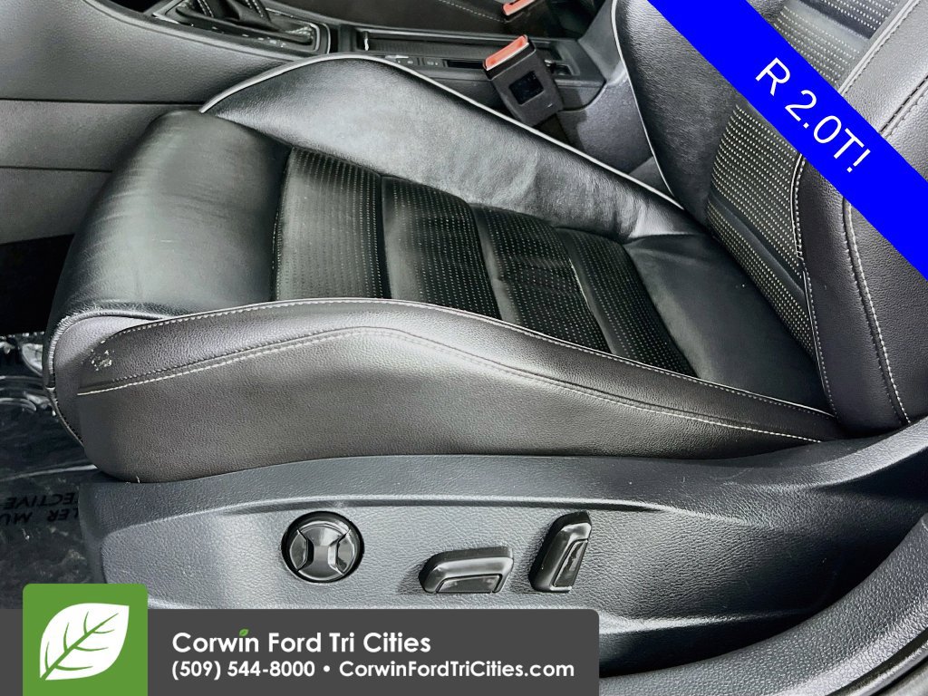 Used 2019 Volkswagen Golf R 4-Door AWD/4WD image 22