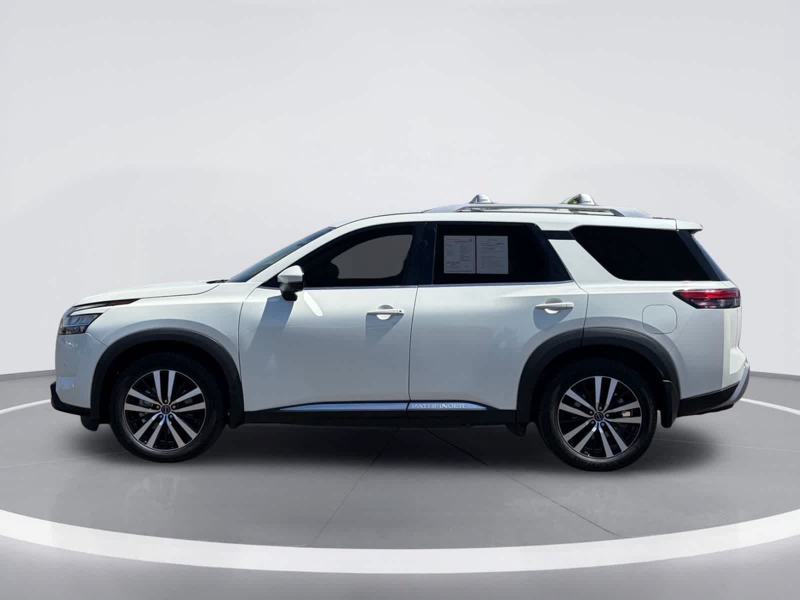 Used 2023 Nissan Pathfinder Platinum AWD/4WD image 3