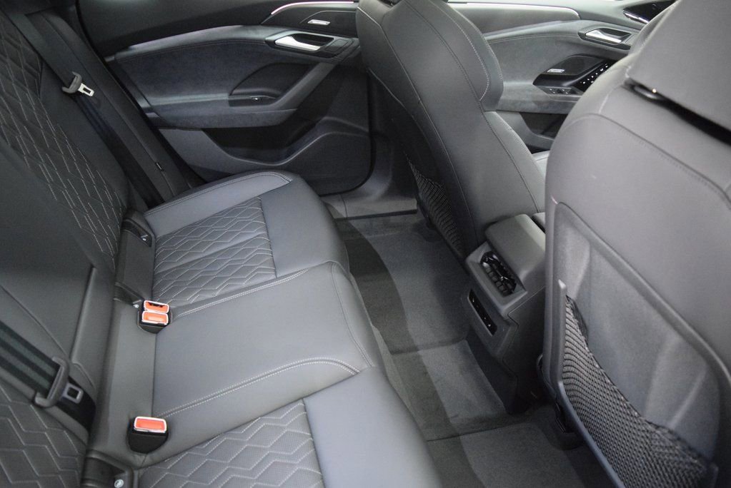 New 2025 Audi S6 e-tron Premium Plus image 6