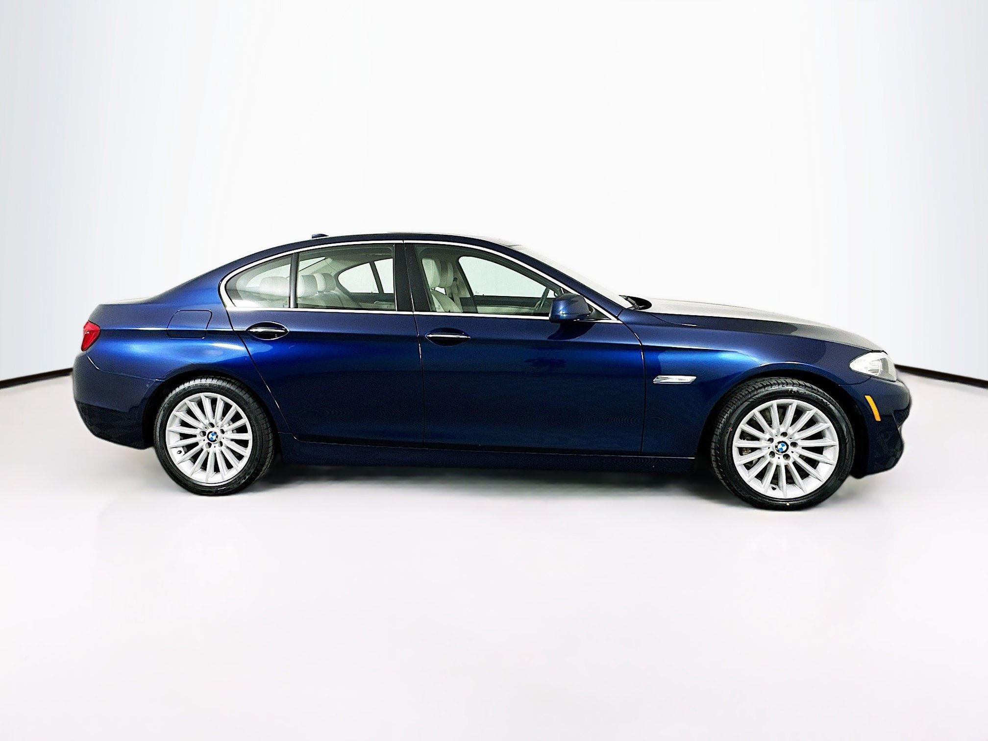 Used 2013 BMW 535i xDrive Sedan AWD/4WD image 10