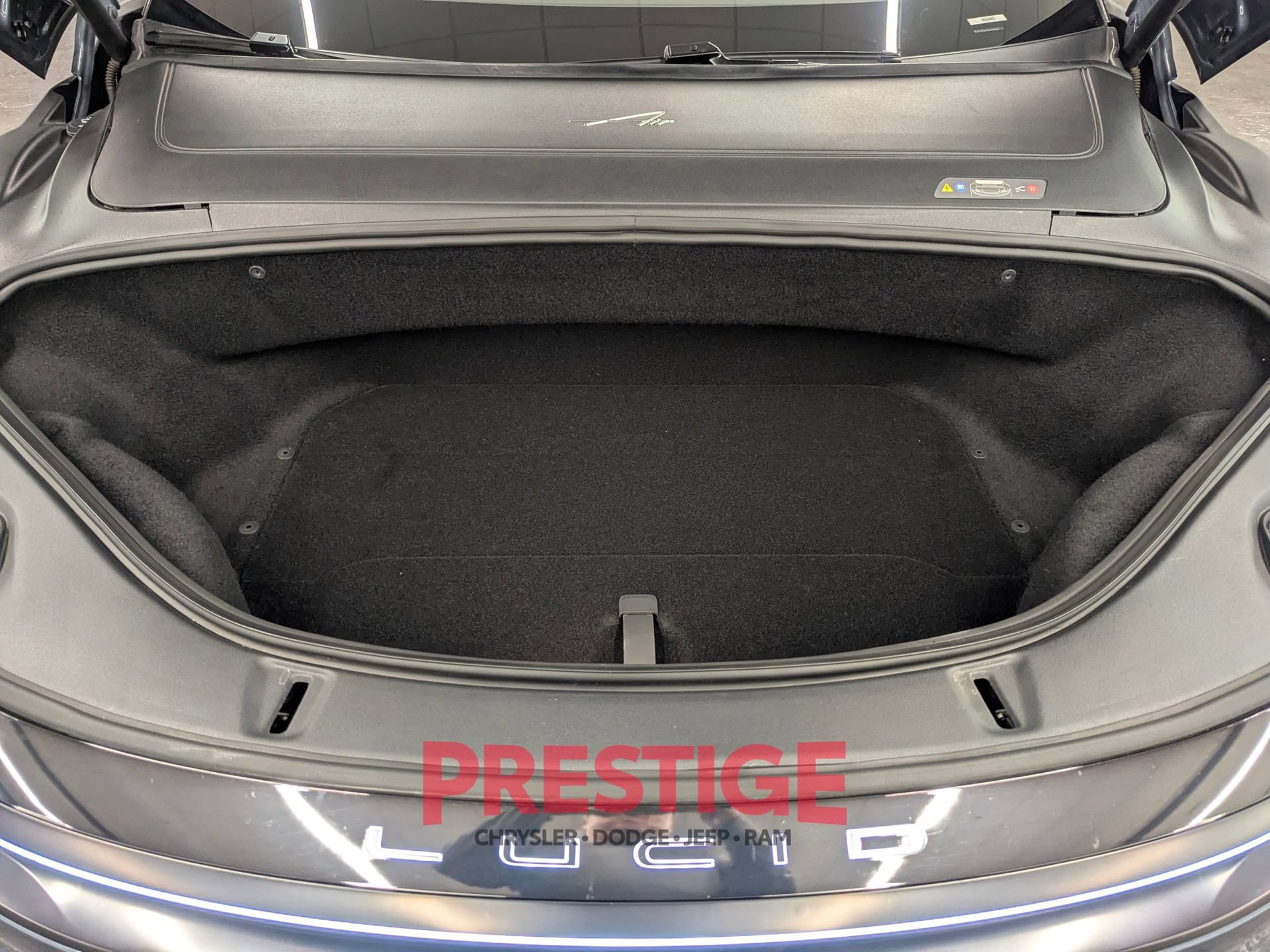 Used 2025 Lucid Air Touring AWD/4WD image 5