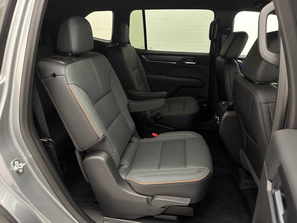 Used 2025 GMC Acadia AT4 w/ LPO, Floor Liner Package AWD/4WD image 59