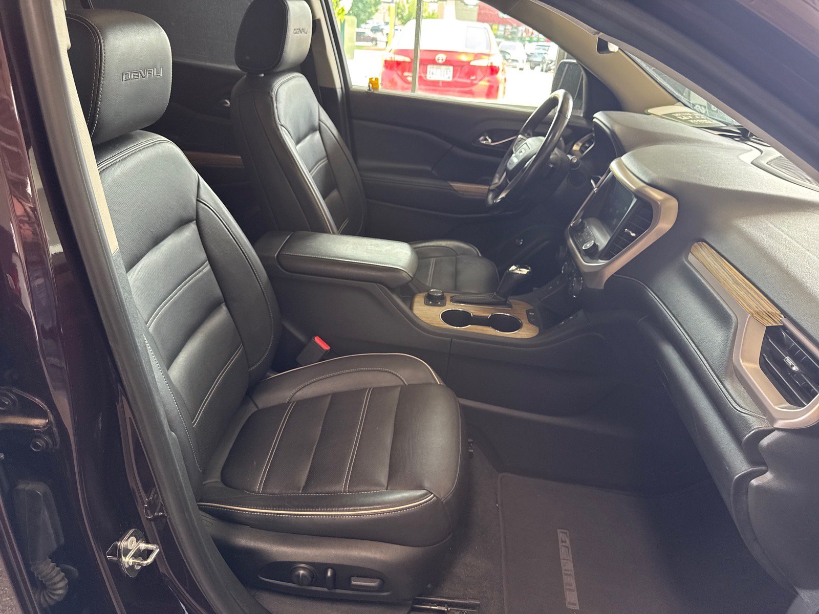 Certified 2017 GMC Acadia Denali w/ Technology Package AWD/4WD image 20