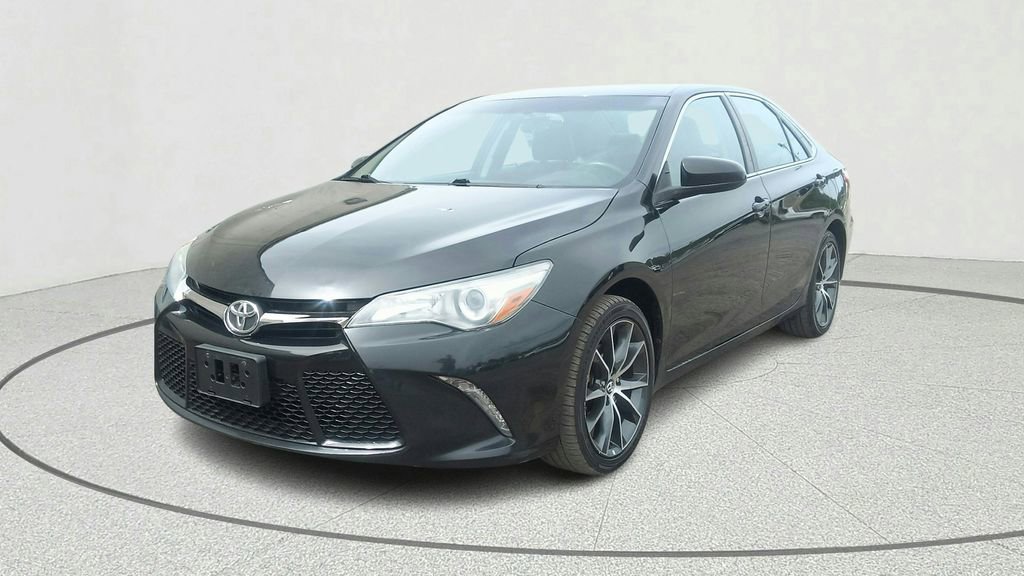 Used 2016 Toyota Camry XSE w/ Moonroof Package FWD image 3