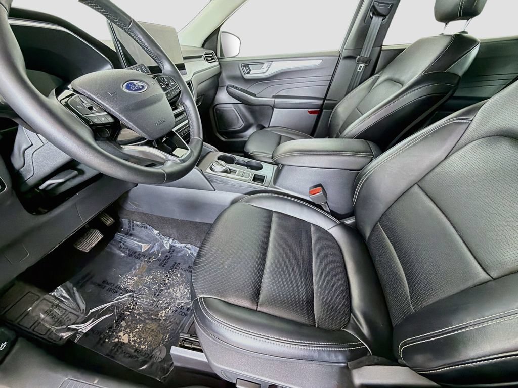 Used 2025 Ford Escape Platinum AWD/4WD image 22