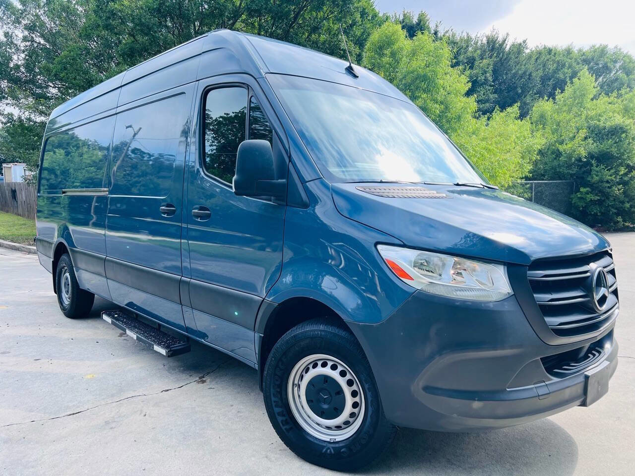 Used 2021 Mercedes-Benz Sprinter 2500 image 3
