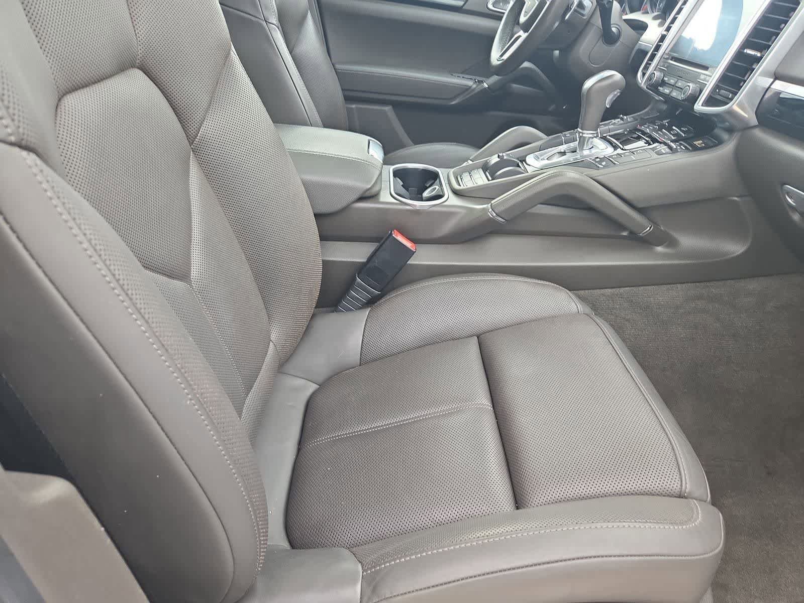 Used 2017 Porsche Cayenne AWD/4WD image 22