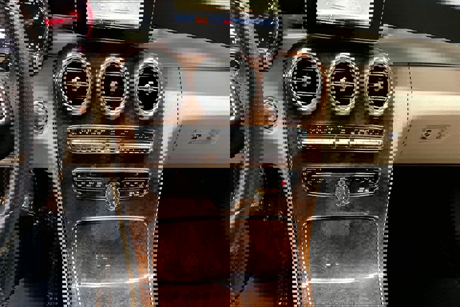 Used 2018 Mercedes-Benz C 300 Sedan image 32