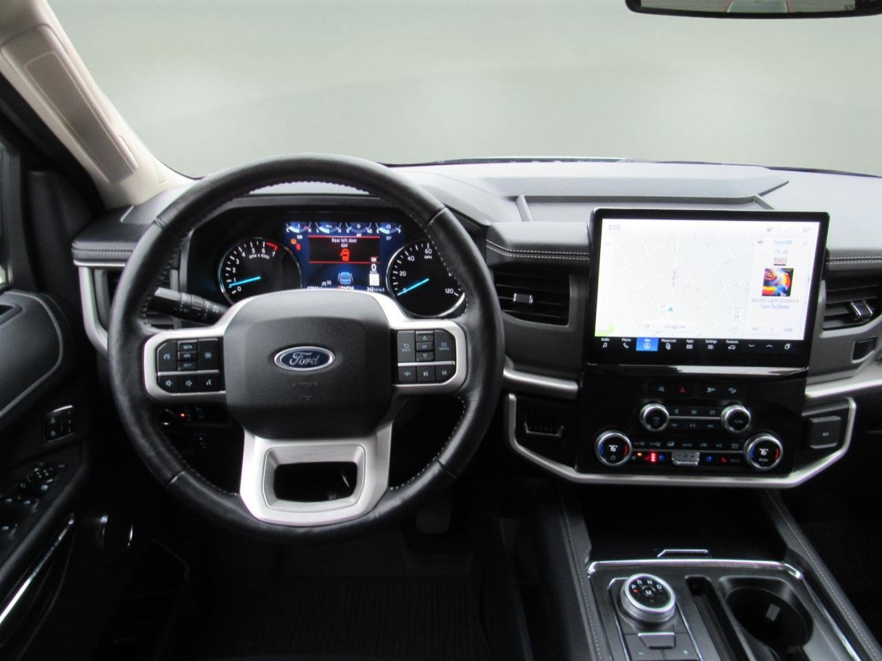 Used 2023 Ford Expedition XLT image 8