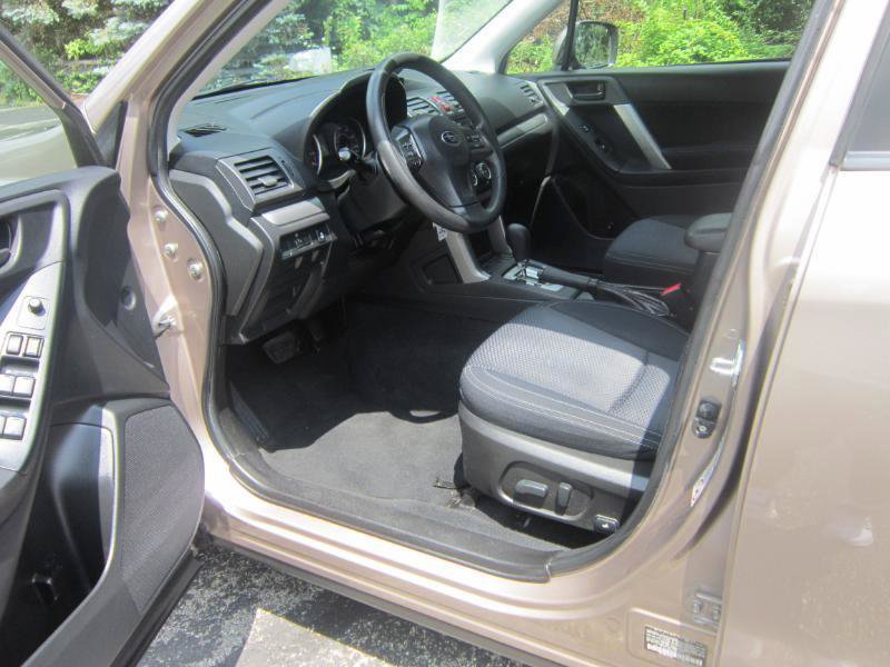 Used 2014 Subaru Forester 2.5i Premium w/ All-Weather Package AWD/4WD image 9