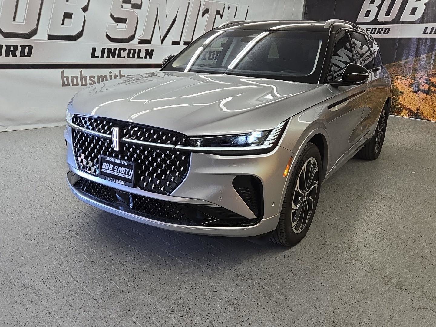 Used 2024 Lincoln Nautilus Reserve image 18