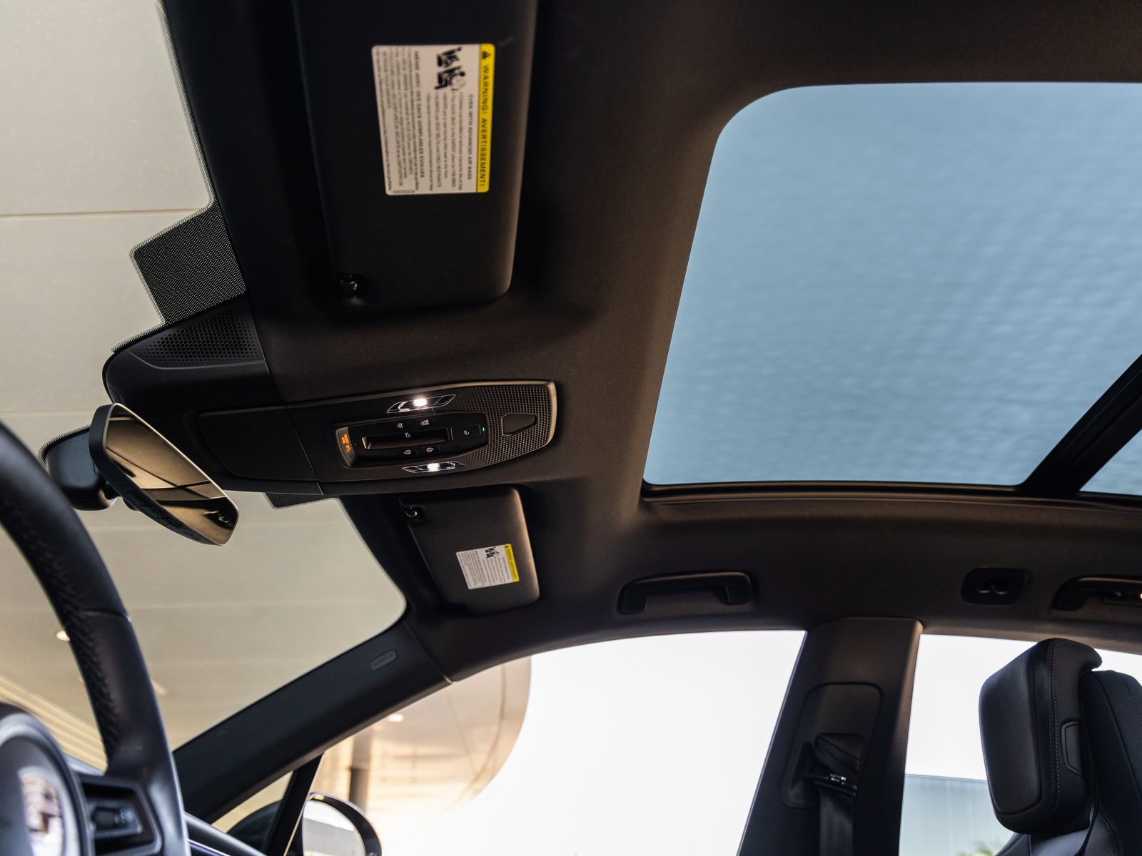 Certified 2025 Porsche Macan Electric image 22
